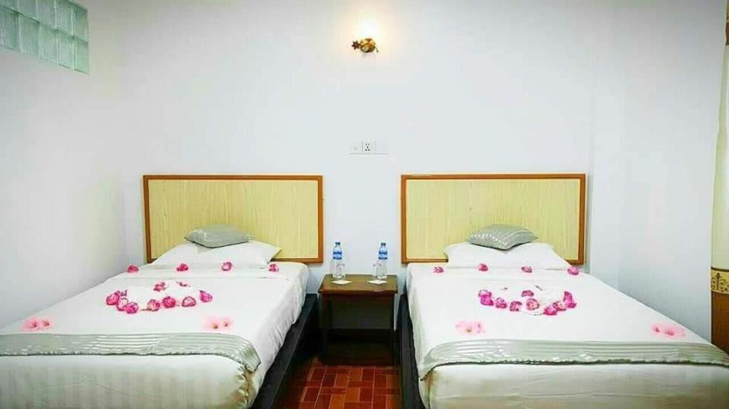 Golden Palace Hotel Hpa-an Exteriör bild